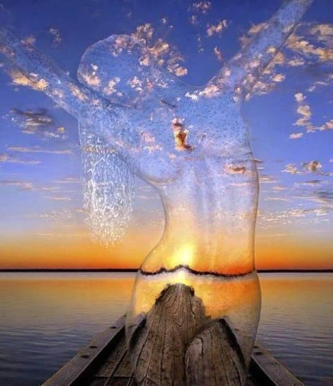 transparante watervrouw