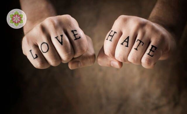 Zelfhaat versus zelfliefde